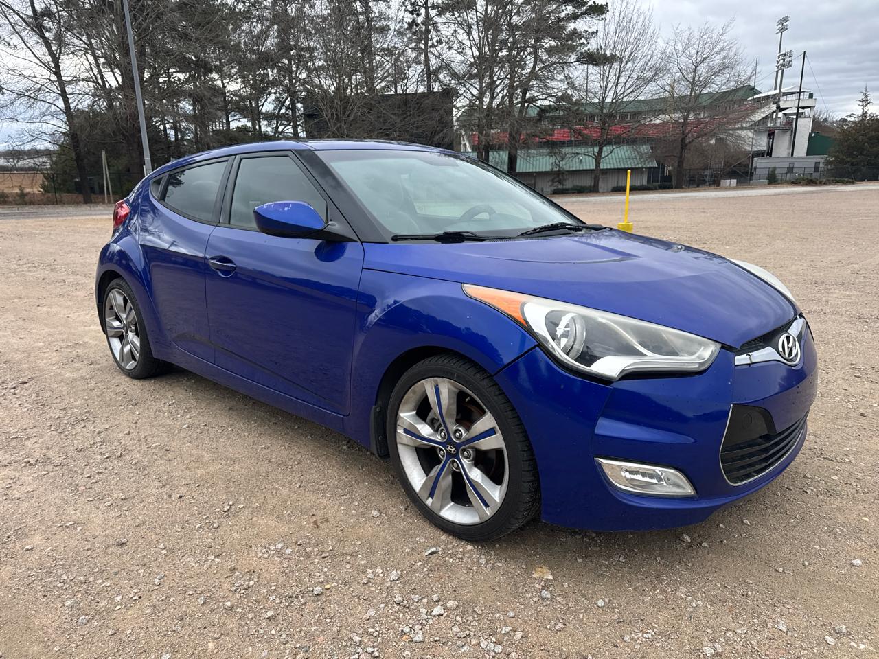 Hyundai Veloster 3dr Cpe Auto w/Gray Int 2012