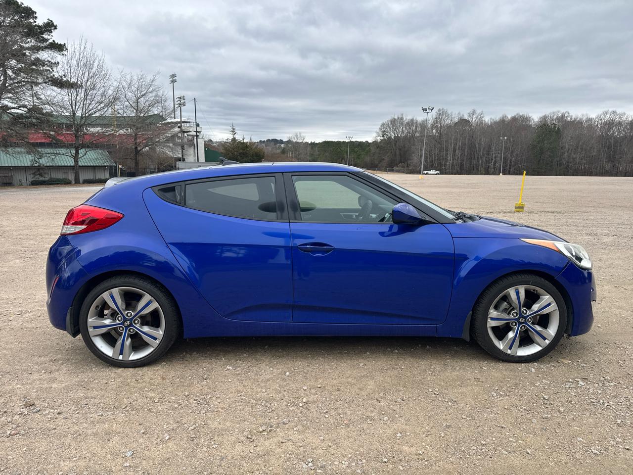 Hyundai Veloster 3dr Cpe Auto w/Gray Int 2012
