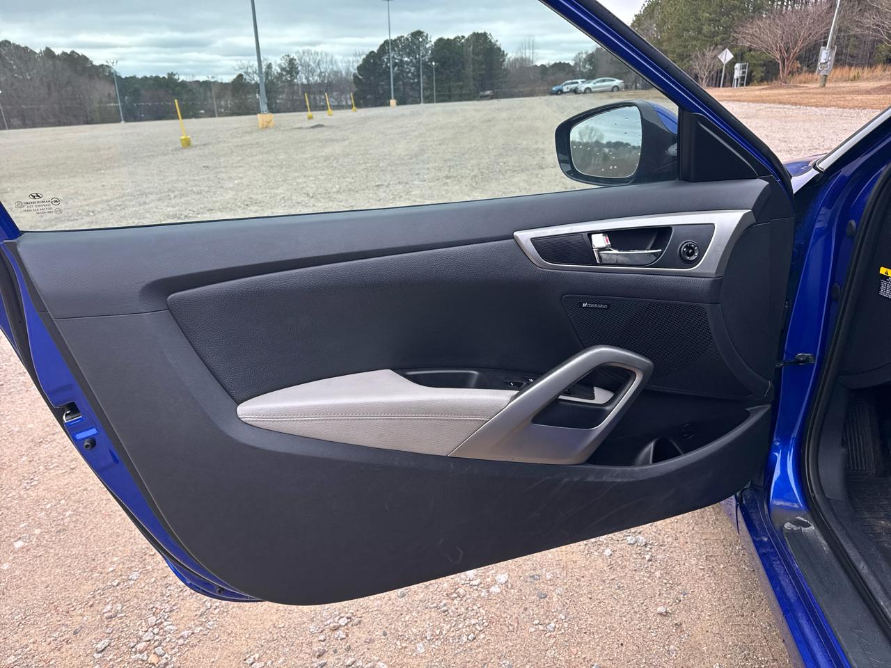 Hyundai Veloster 3dr Cpe Auto w/Gray Int 2012