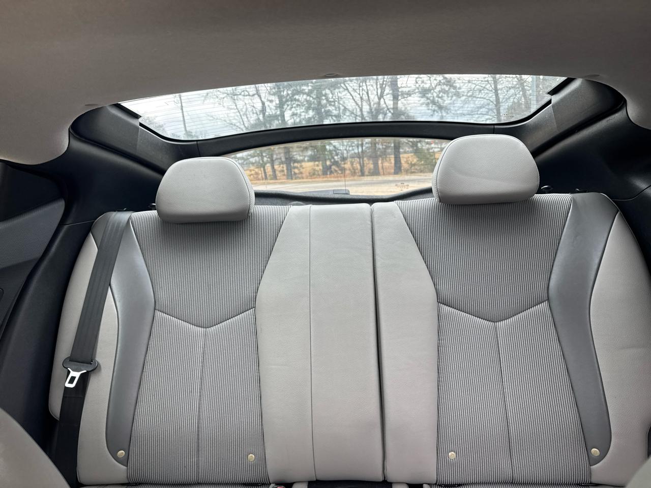 Hyundai Veloster 3dr Cpe Auto w/Gray Int 2012