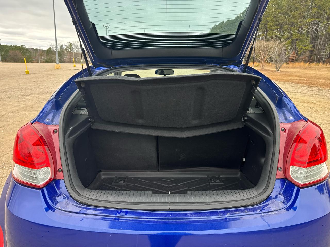 Hyundai Veloster 3dr Cpe Auto w/Gray Int 2012