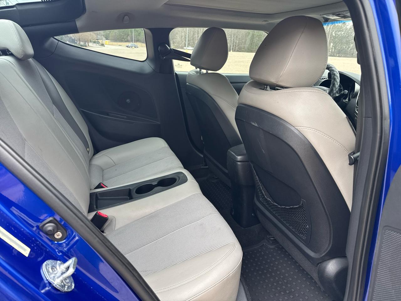 Hyundai Veloster 3dr Cpe Auto w/Gray Int 2012