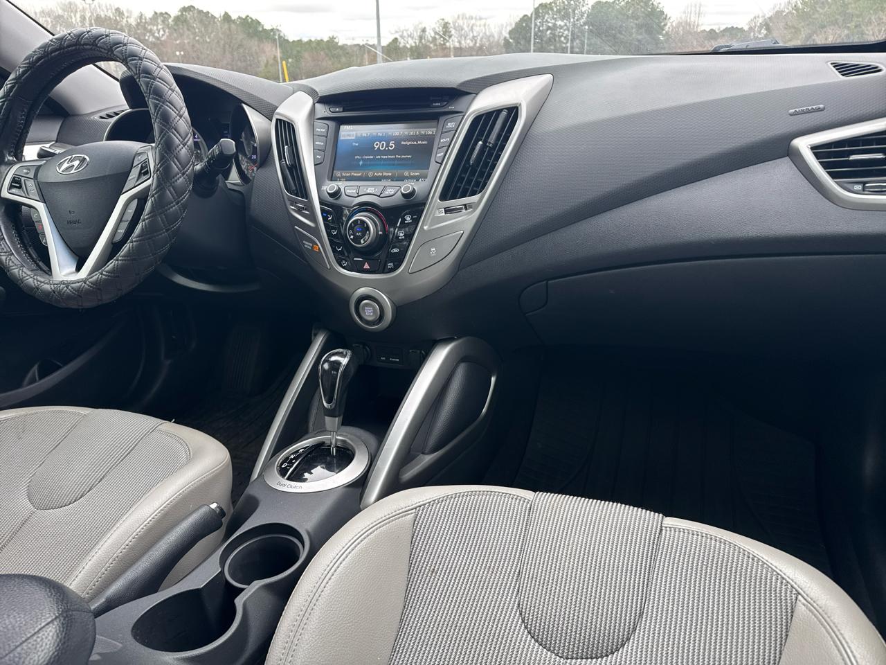 Hyundai Veloster 3dr Cpe Auto w/Gray Int 2012