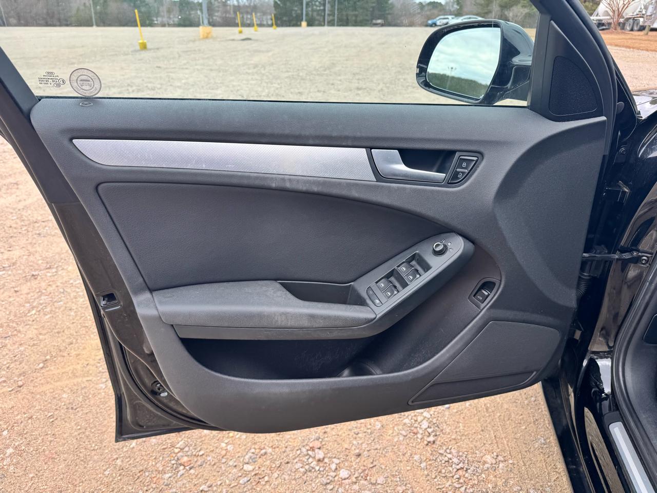 Audi A4 2.0T Sedan quattro Tiptronic 2012