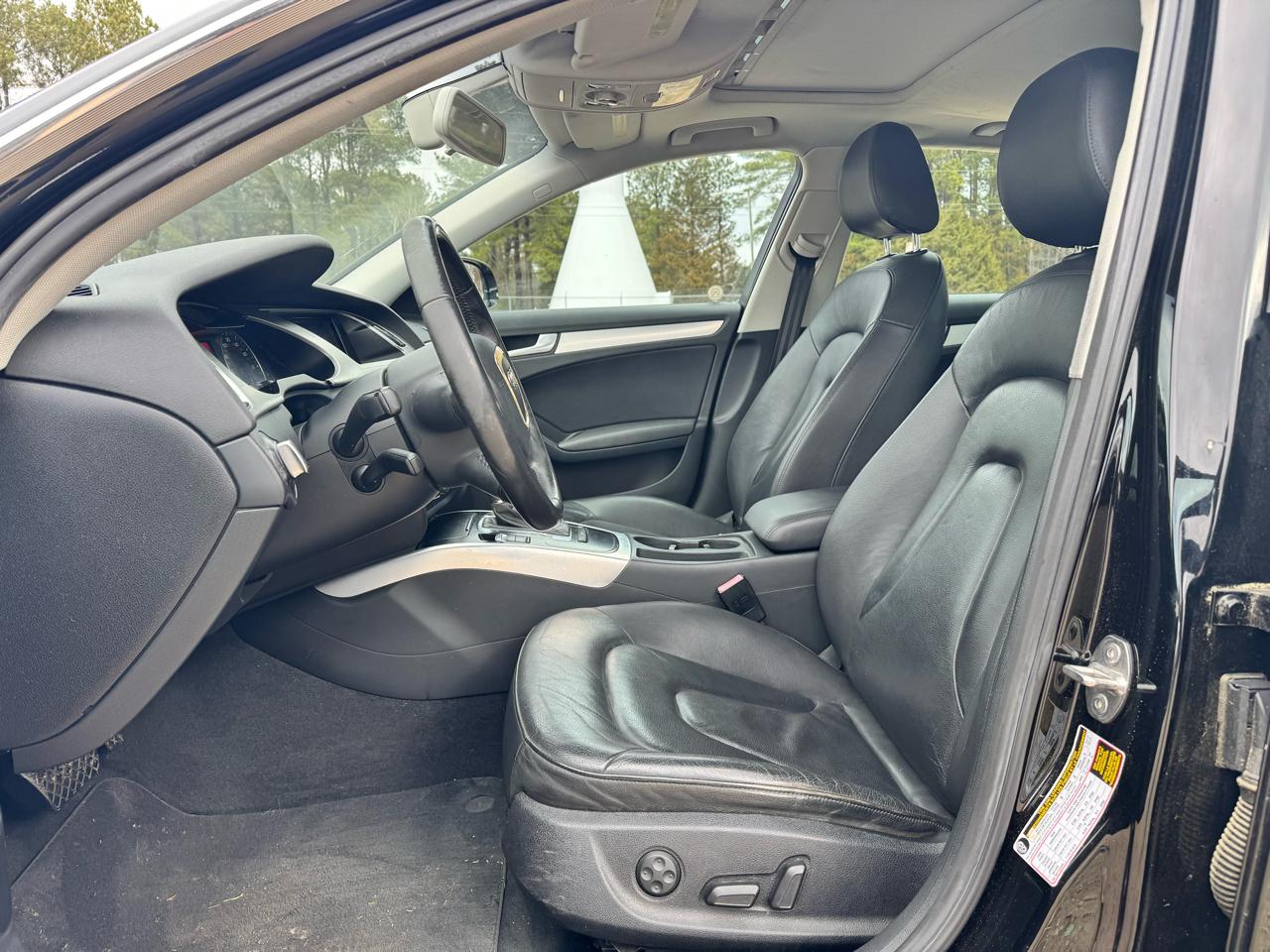 Audi A4 2.0T Sedan quattro Tiptronic 2012