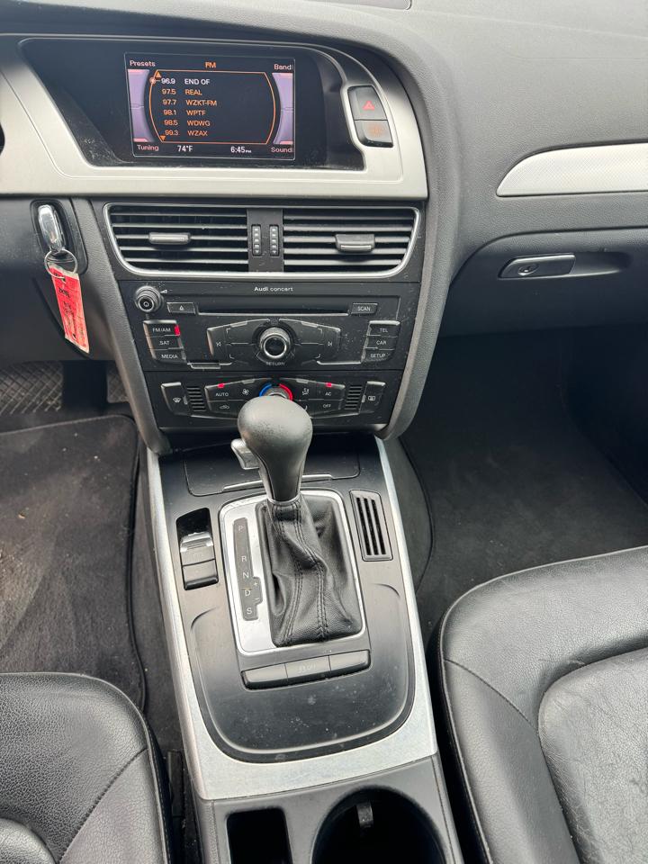 Audi A4 2.0T Sedan quattro Tiptronic 2012