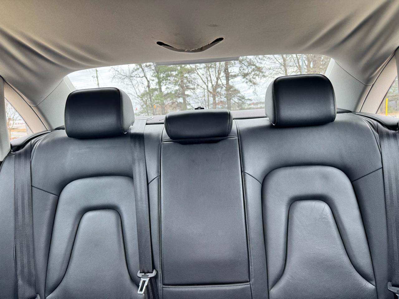 Audi A4 2.0T Sedan quattro Tiptronic 2012