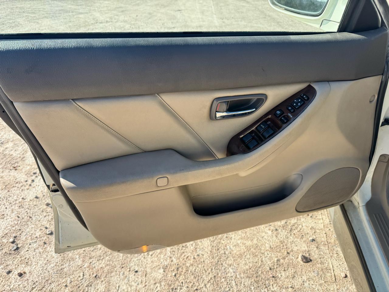 Subaru Outback H6-3.0 VDC Sedan 2003