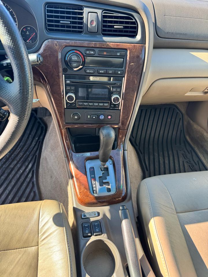 Subaru Outback H6-3.0 VDC Sedan 2003