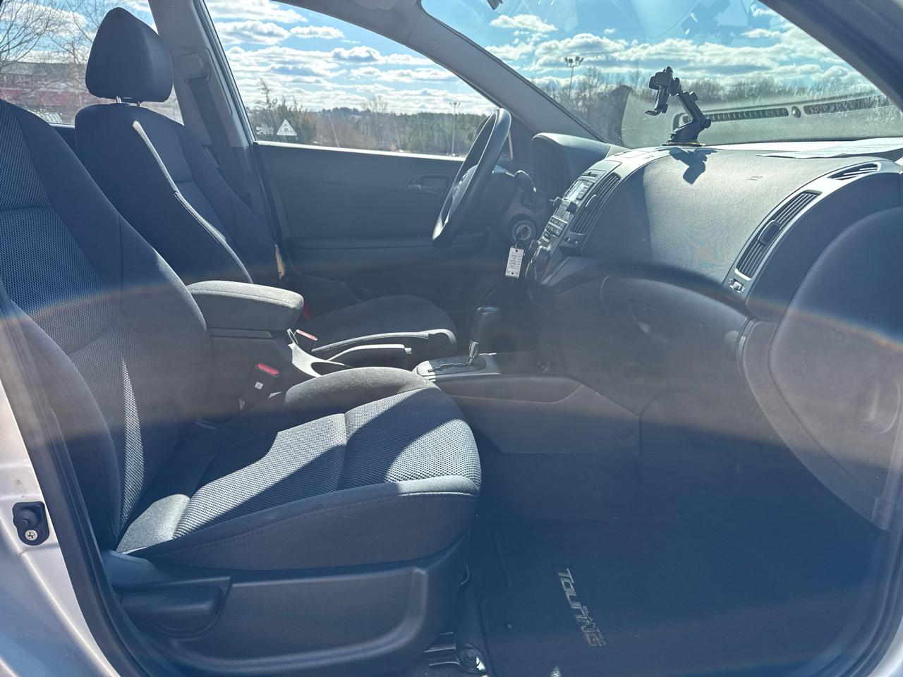 Hyundai Elantra Touring SE Automatic 2010