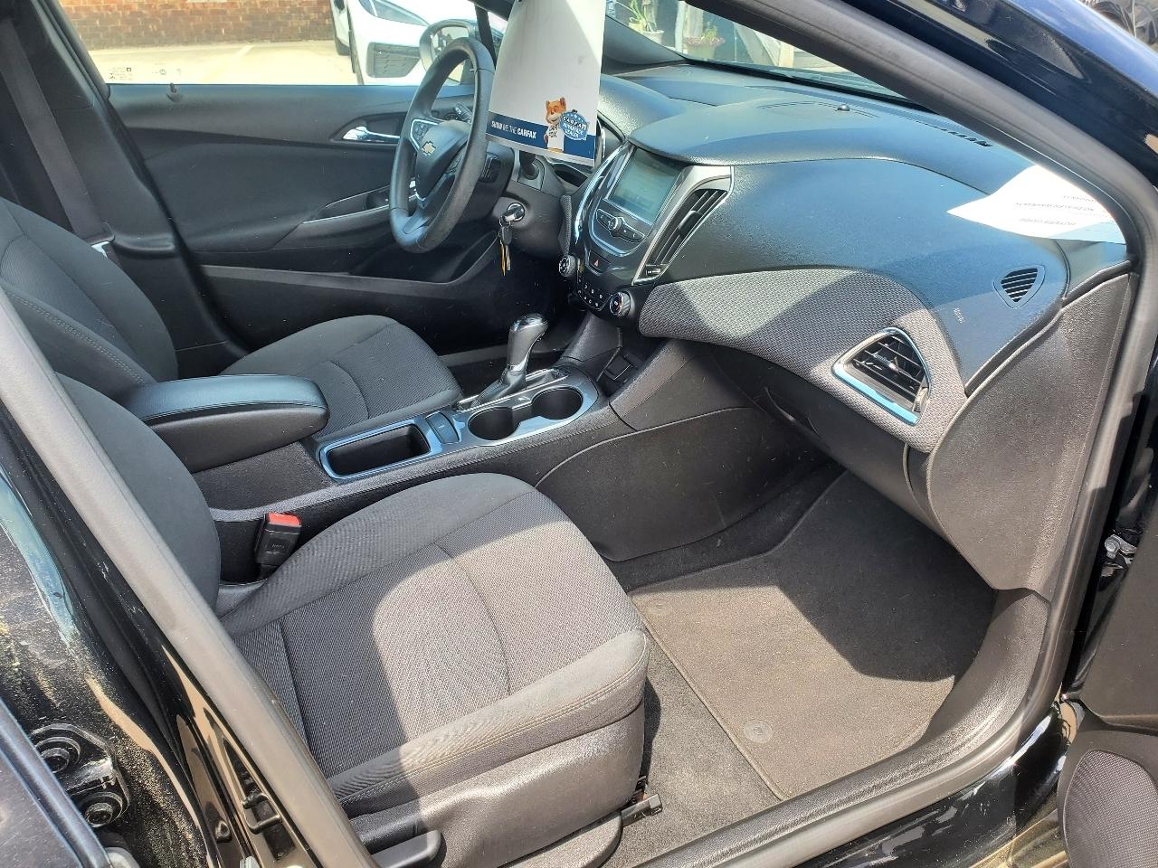 Chevrolet Cruze LT Auto Hatchback 2017