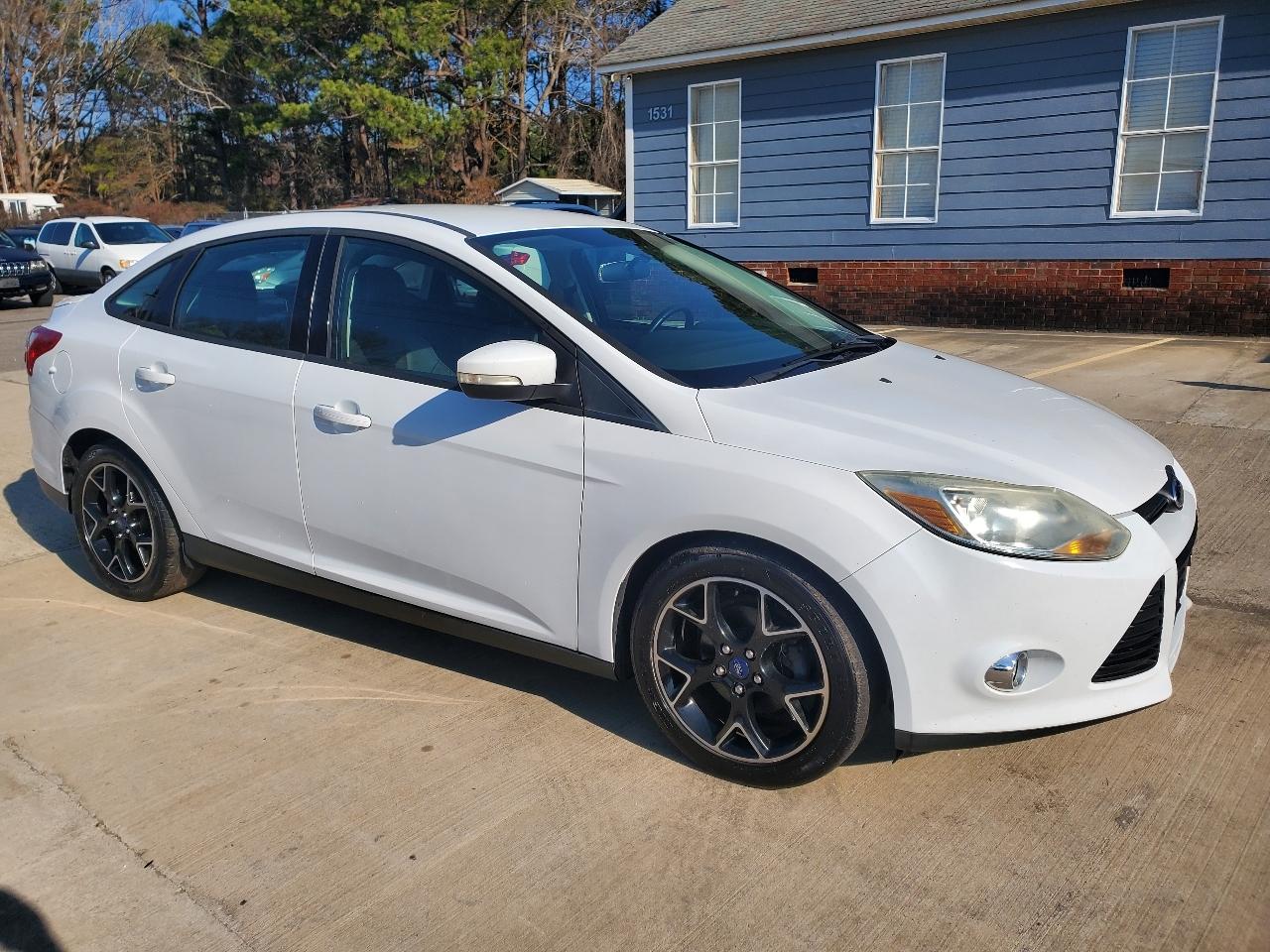 Ford Focus SE Sedan 2013
