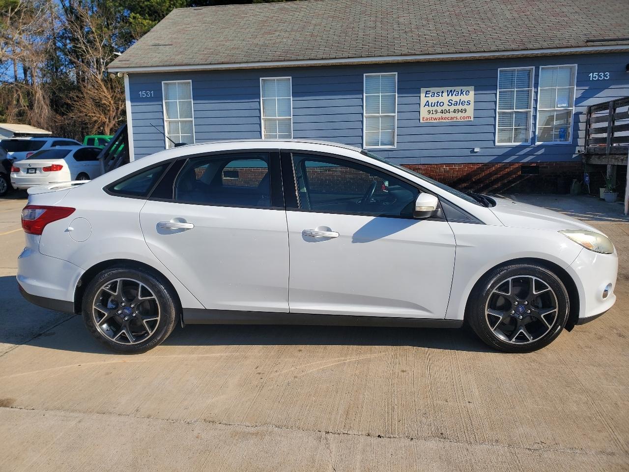 Ford Focus SE Sedan 2013