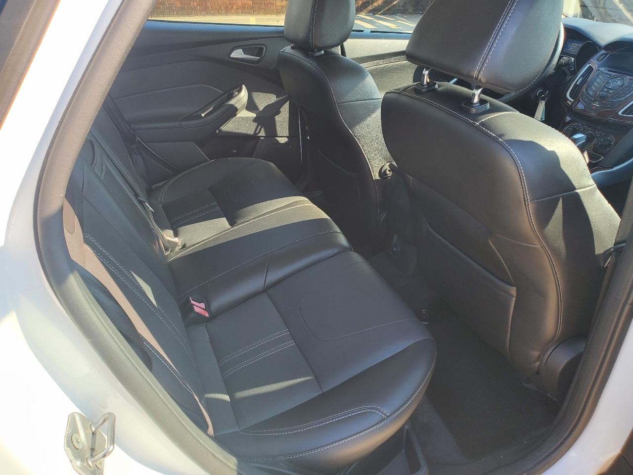 Ford Focus SE Sedan 2013