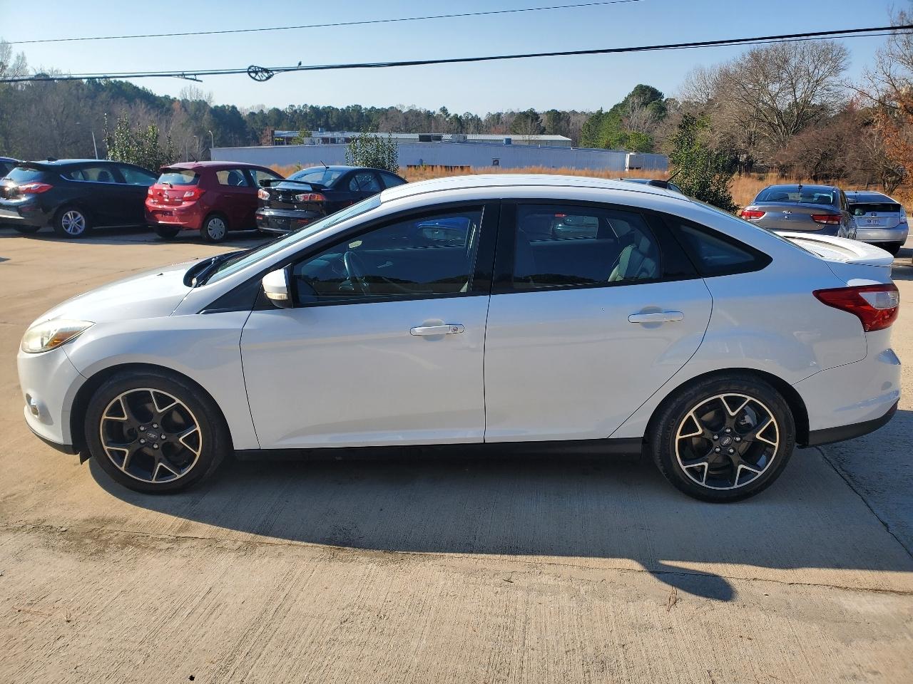 Ford Focus SE Sedan 2013