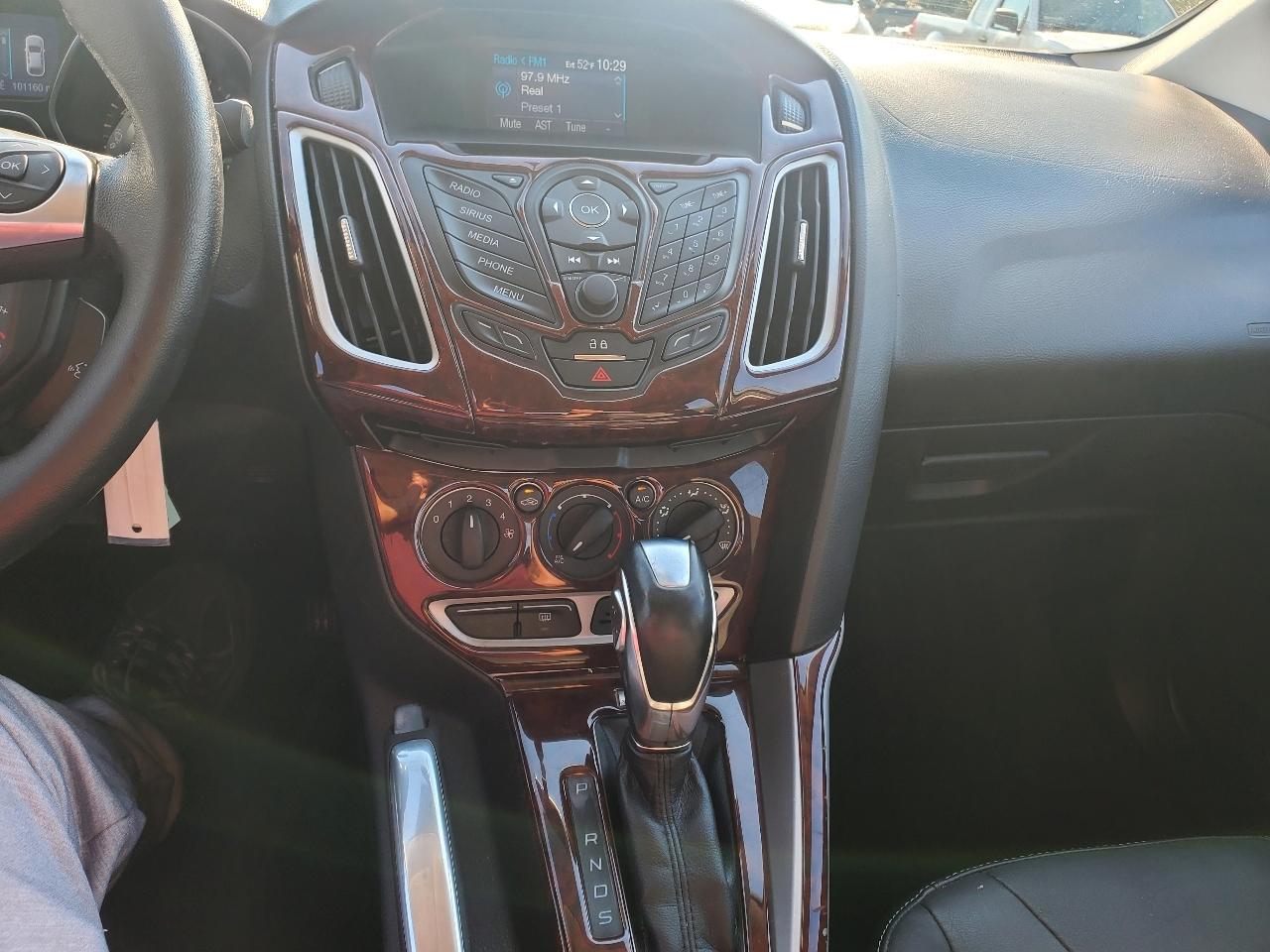 Ford Focus SE Sedan 2013