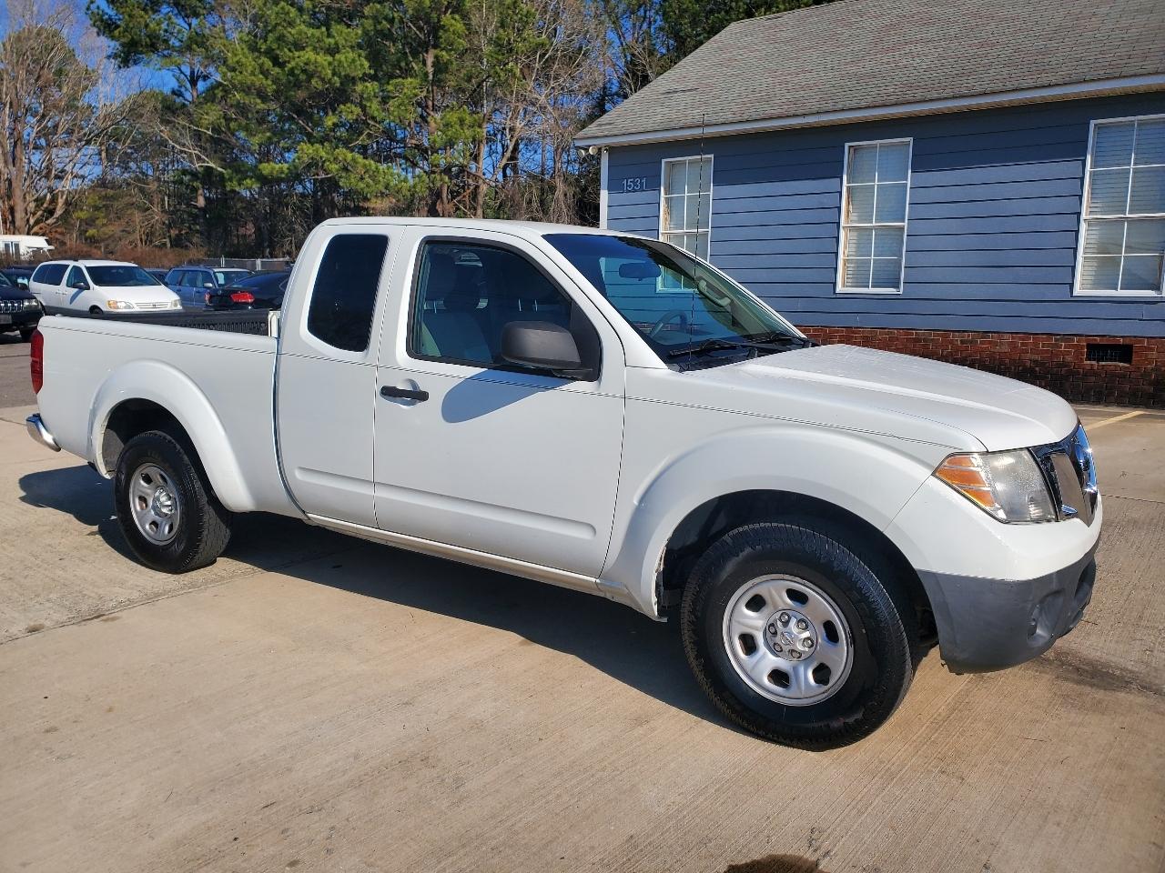 Nissan Frontier 2WD King Cab Auto XE 2014