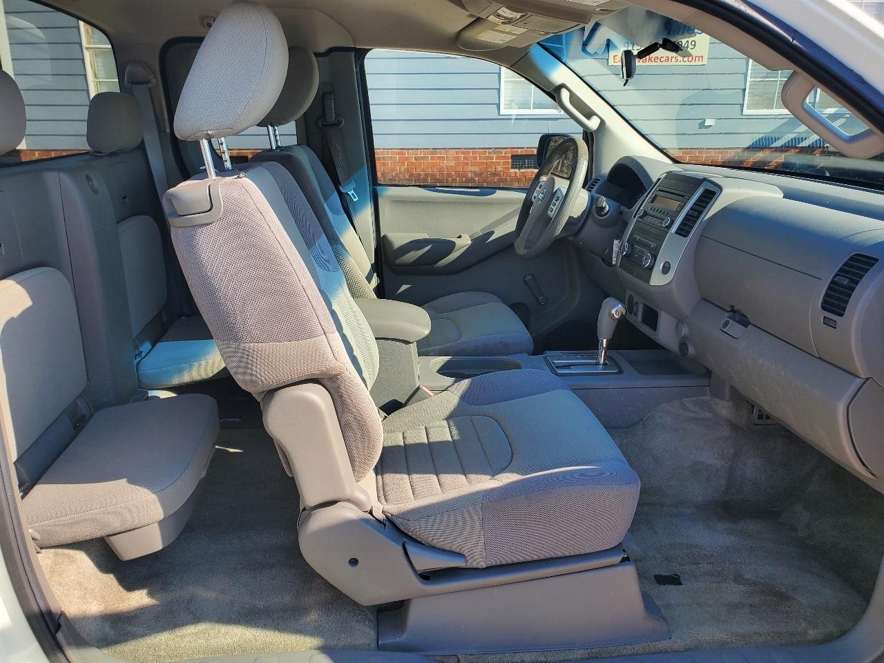 Nissan Frontier 2WD King Cab Auto XE 2014