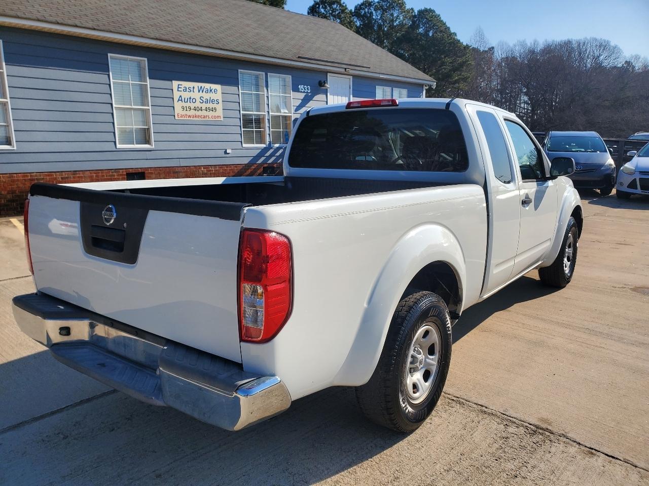 Nissan Frontier 2WD King Cab Auto XE 2014