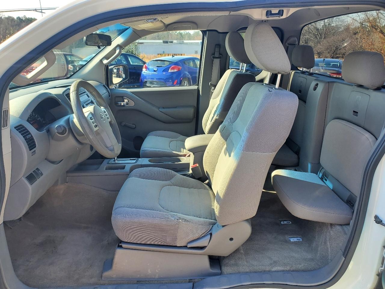 Nissan Frontier 2WD King Cab Auto XE 2014