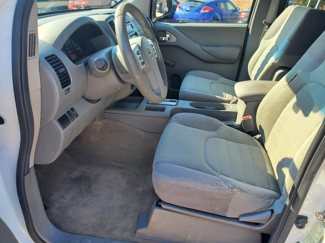 Nissan Frontier 2WD King Cab Auto XE 2014