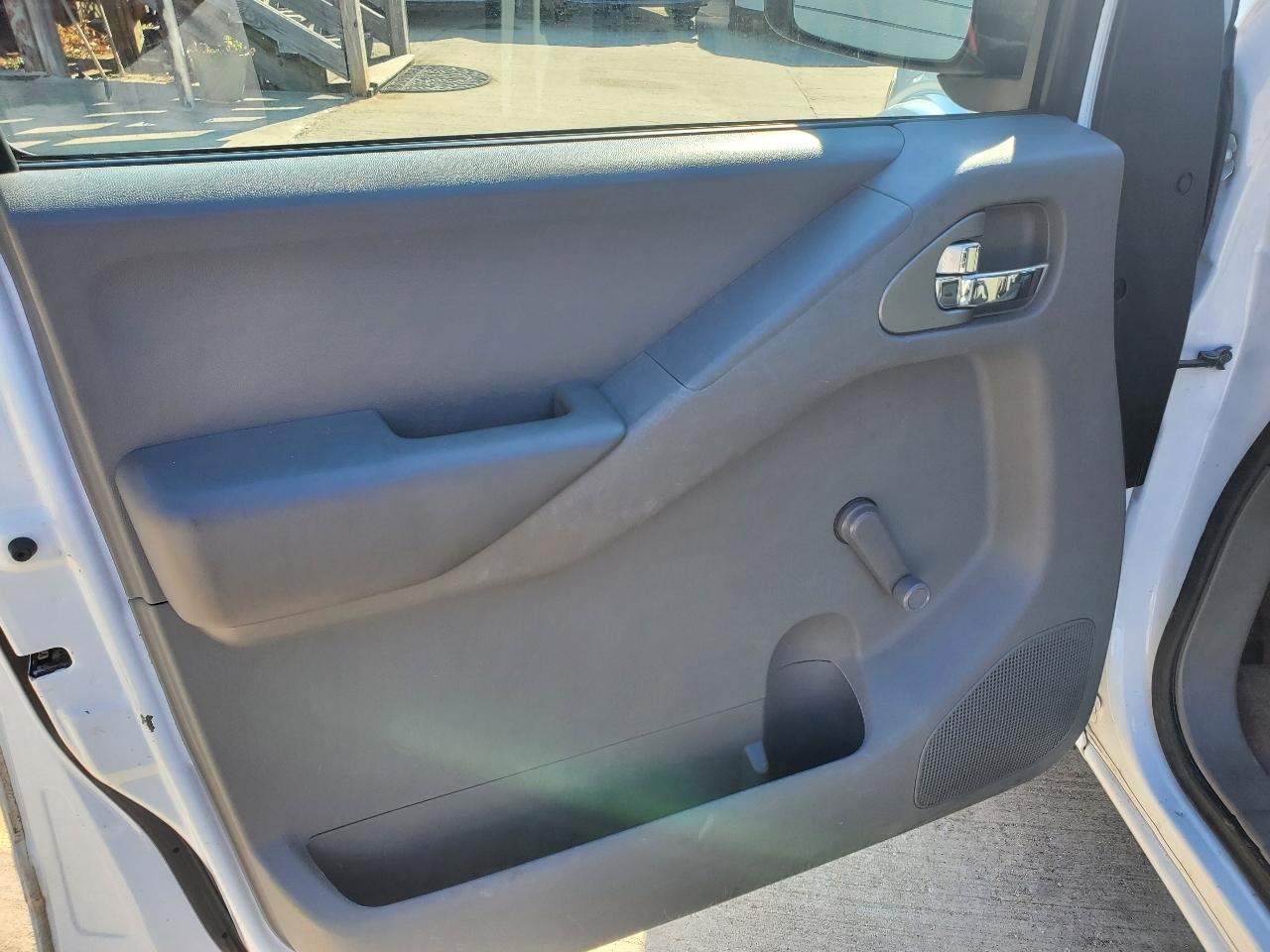 Nissan Frontier 2WD King Cab Auto XE 2014