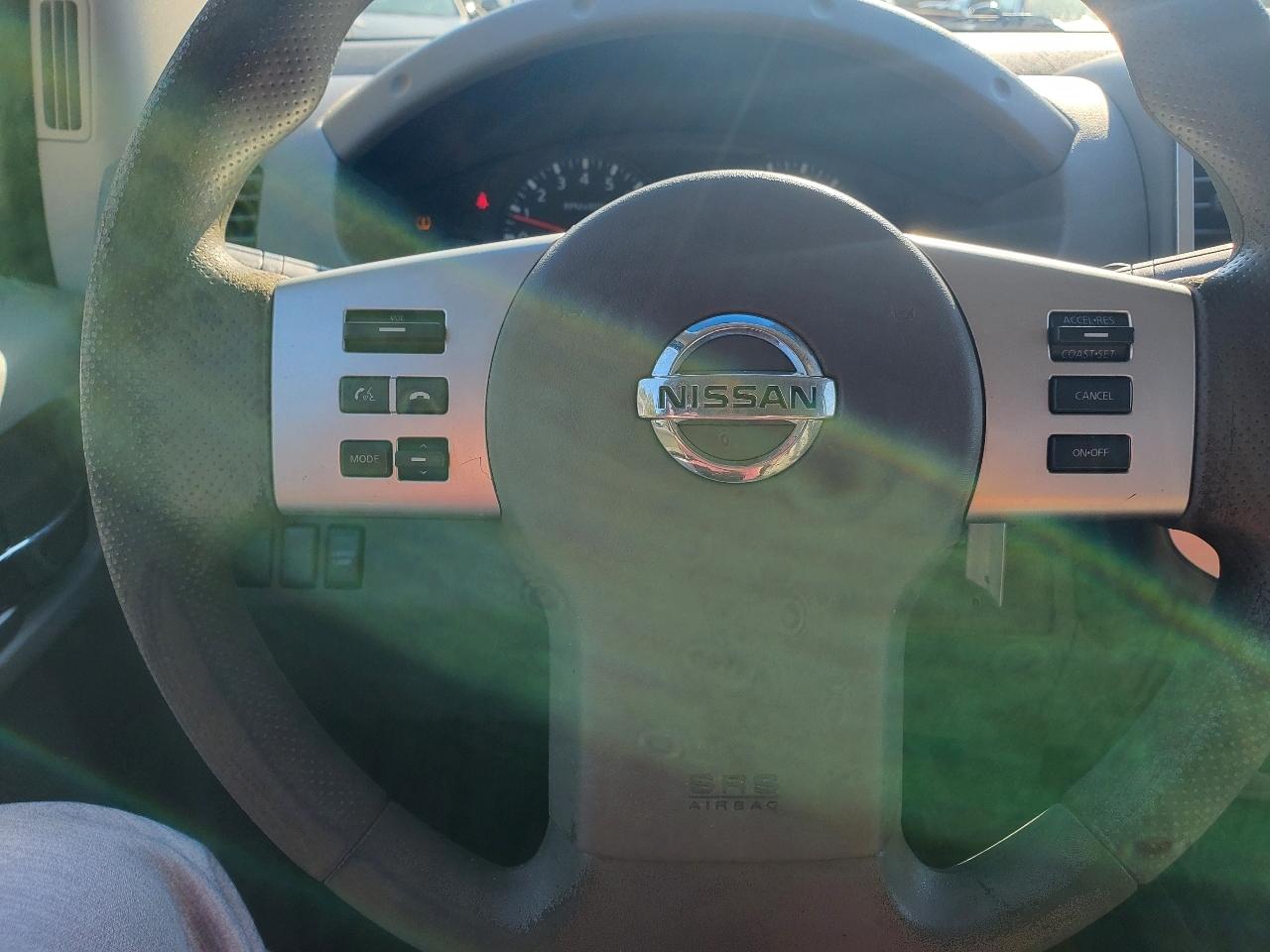 Nissan Frontier 2WD King Cab Auto XE 2014