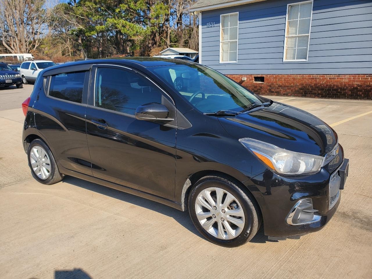 Chevrolet Spark 1LT 4D Hatchback at 2017