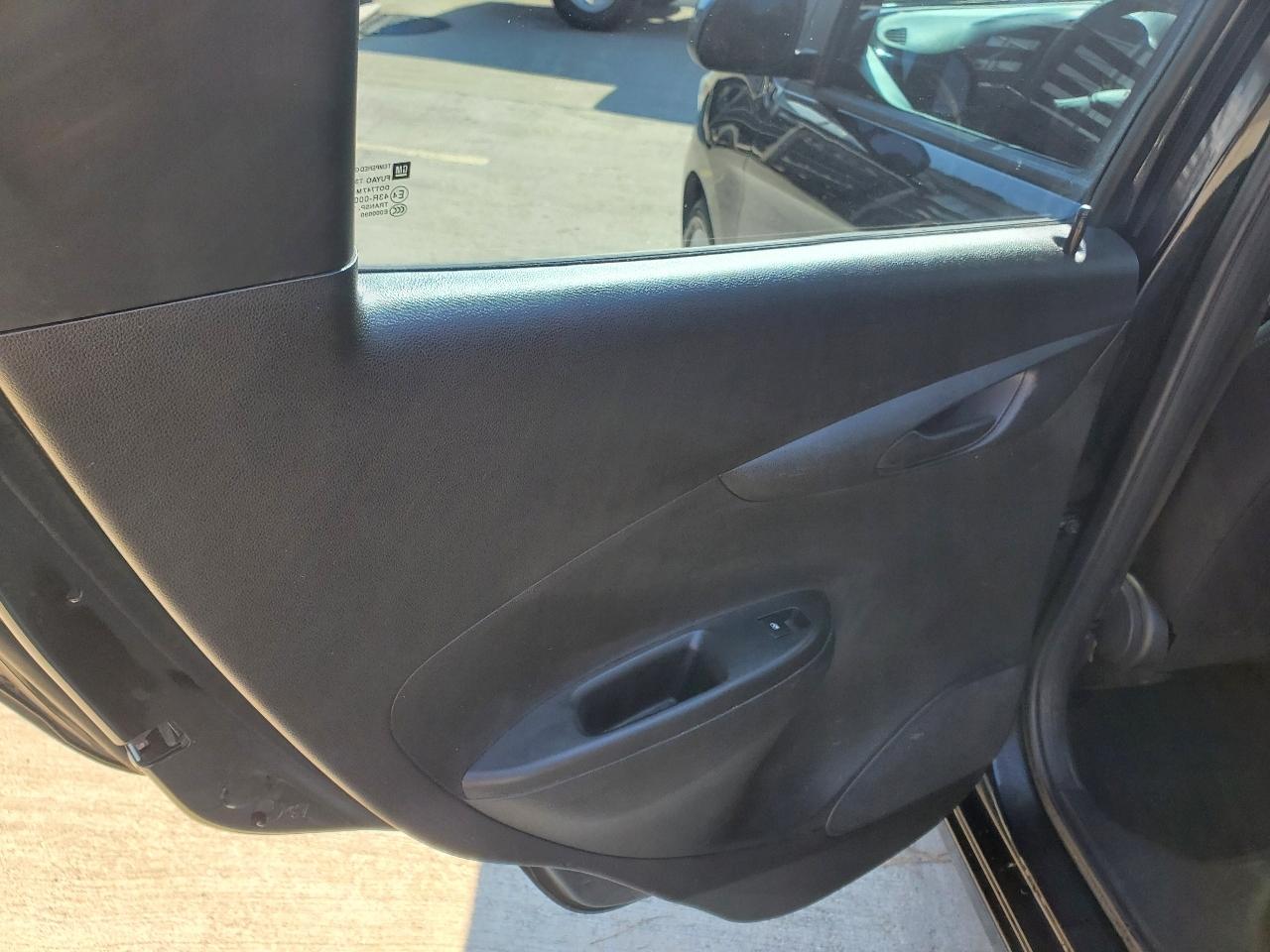 Chevrolet Spark 1LT 4D Hatchback at 2017