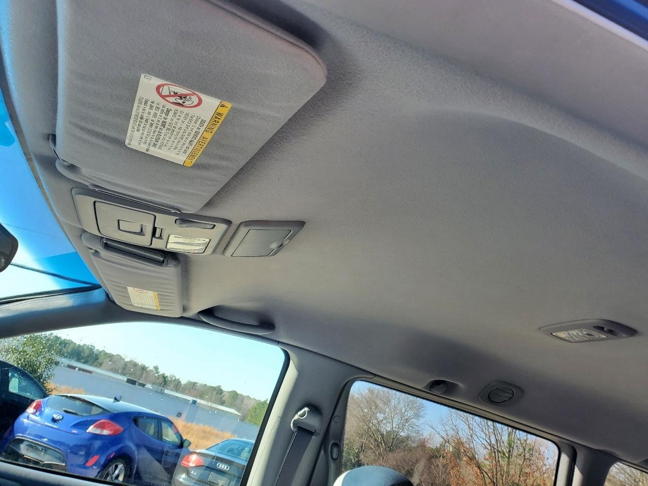 Toyota Sienna LE 2003