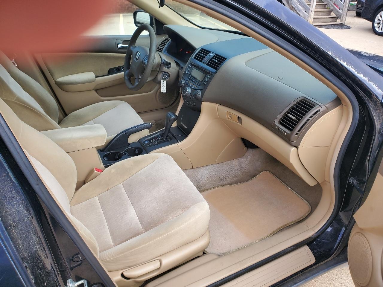 Honda Accord LX sedan AT 2004