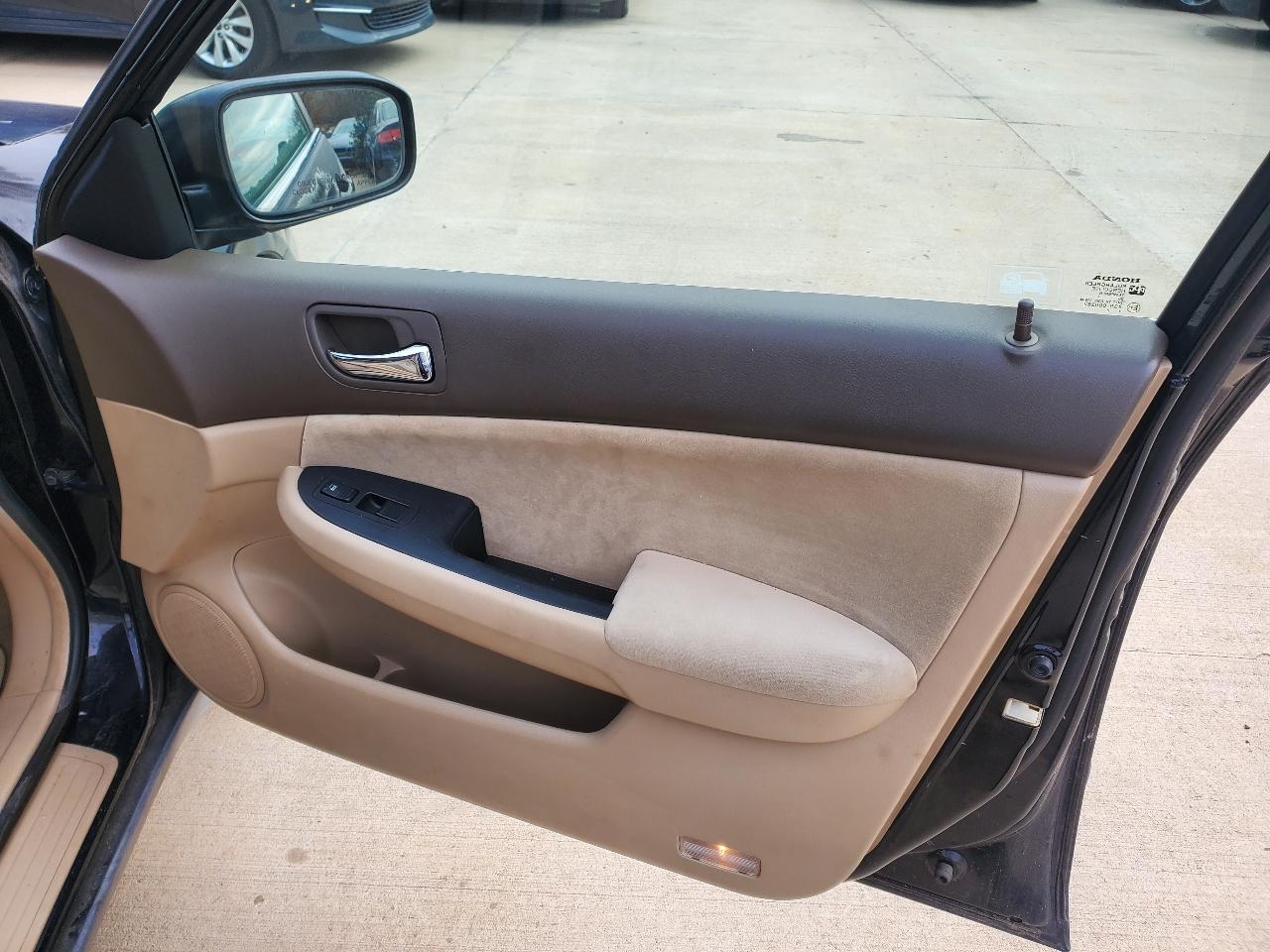 Honda Accord LX sedan AT 2004