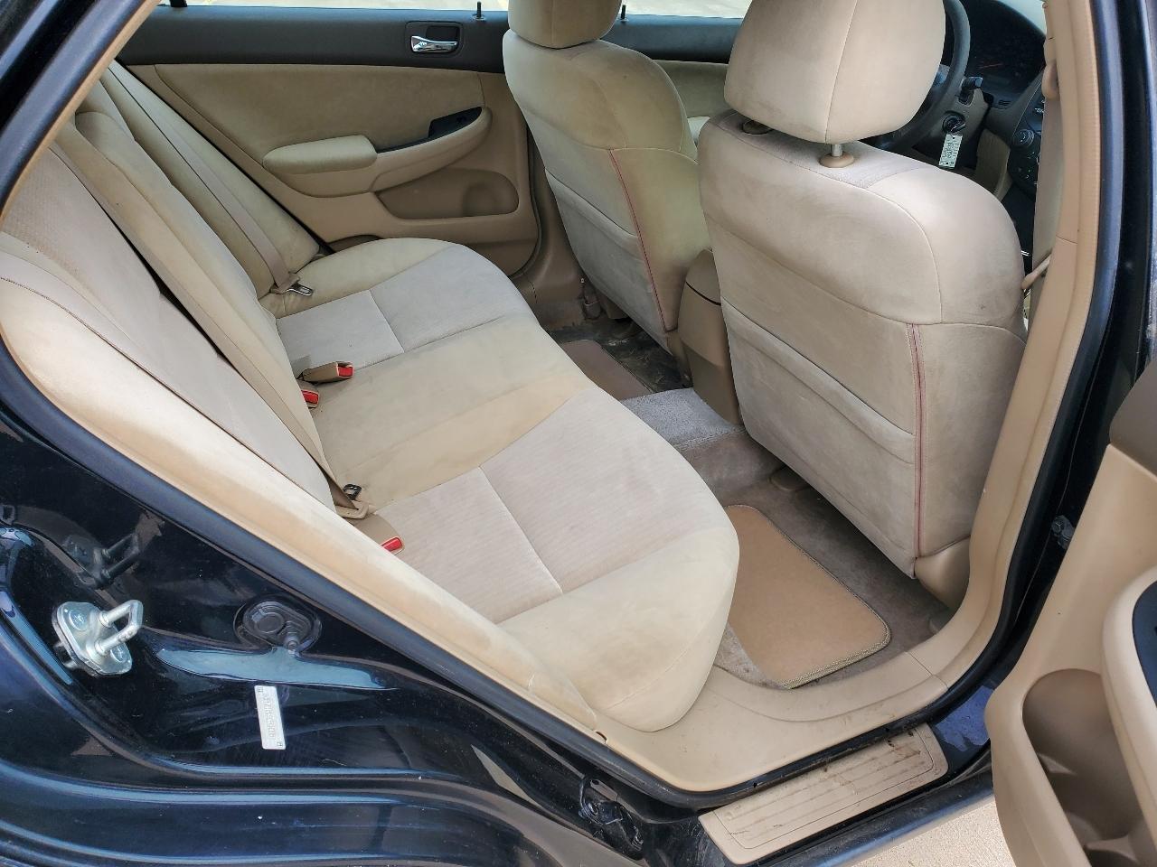 Honda Accord LX sedan AT 2004