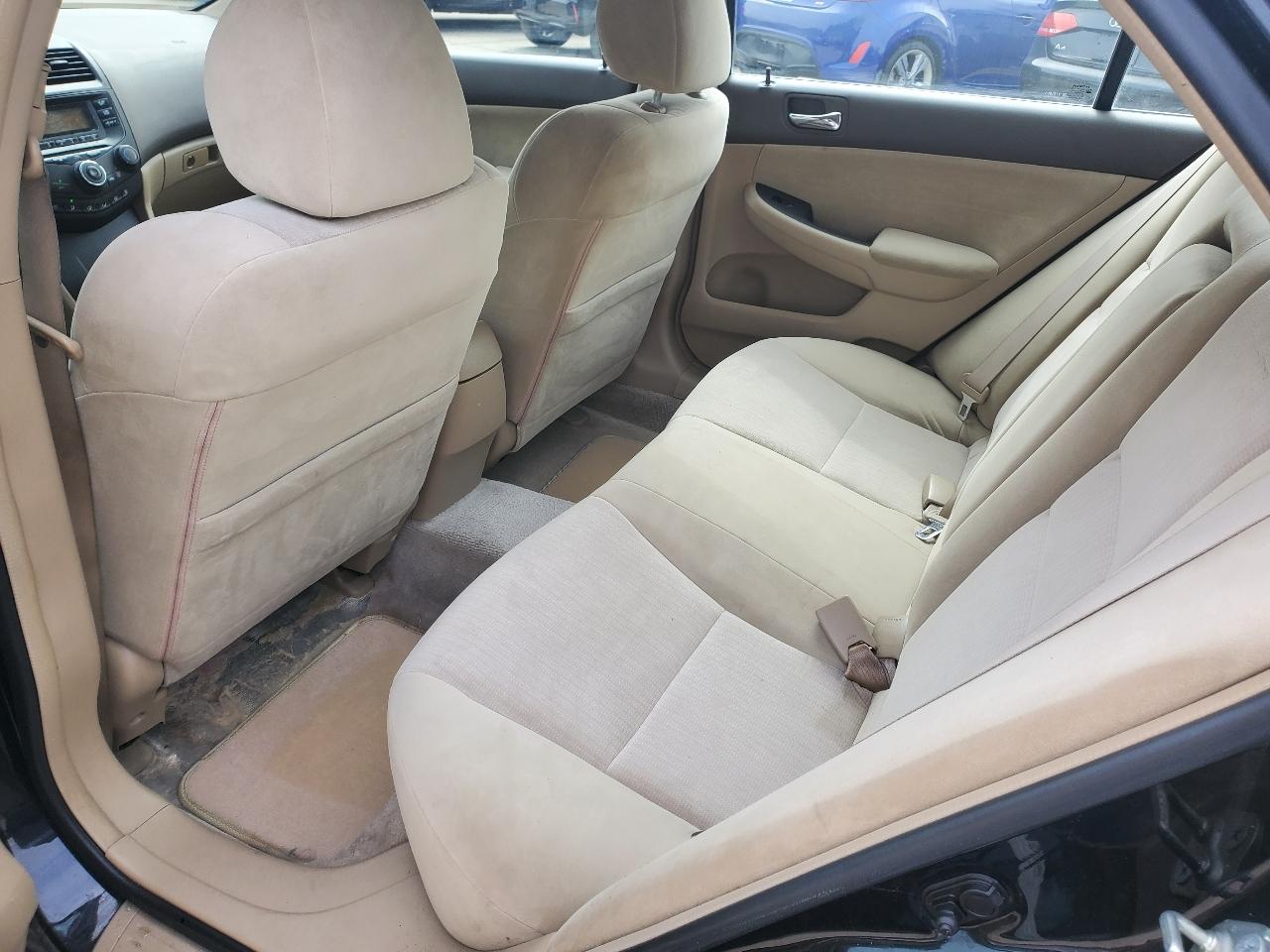 Honda Accord LX sedan AT 2004