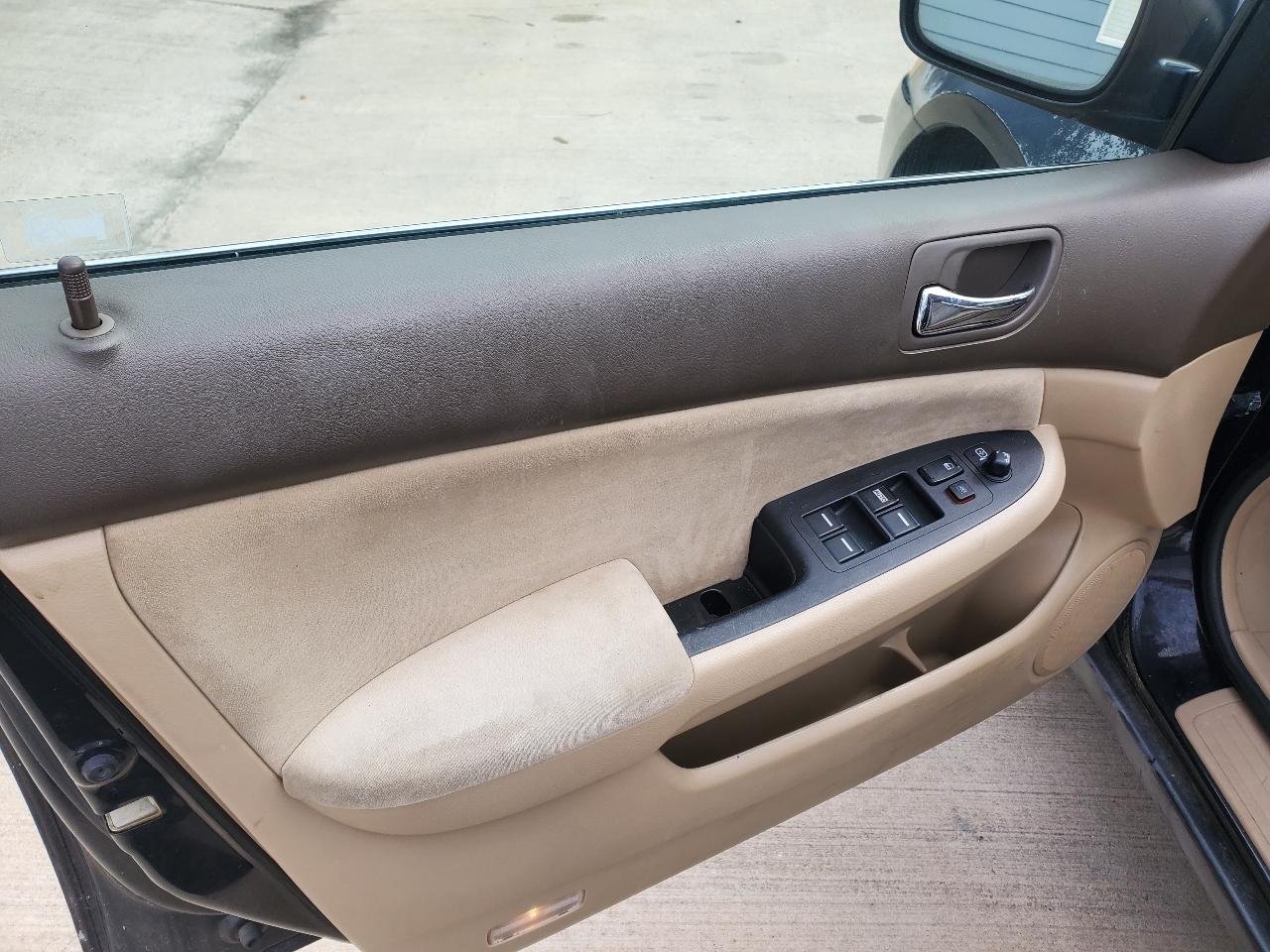 Honda Accord LX sedan AT 2004