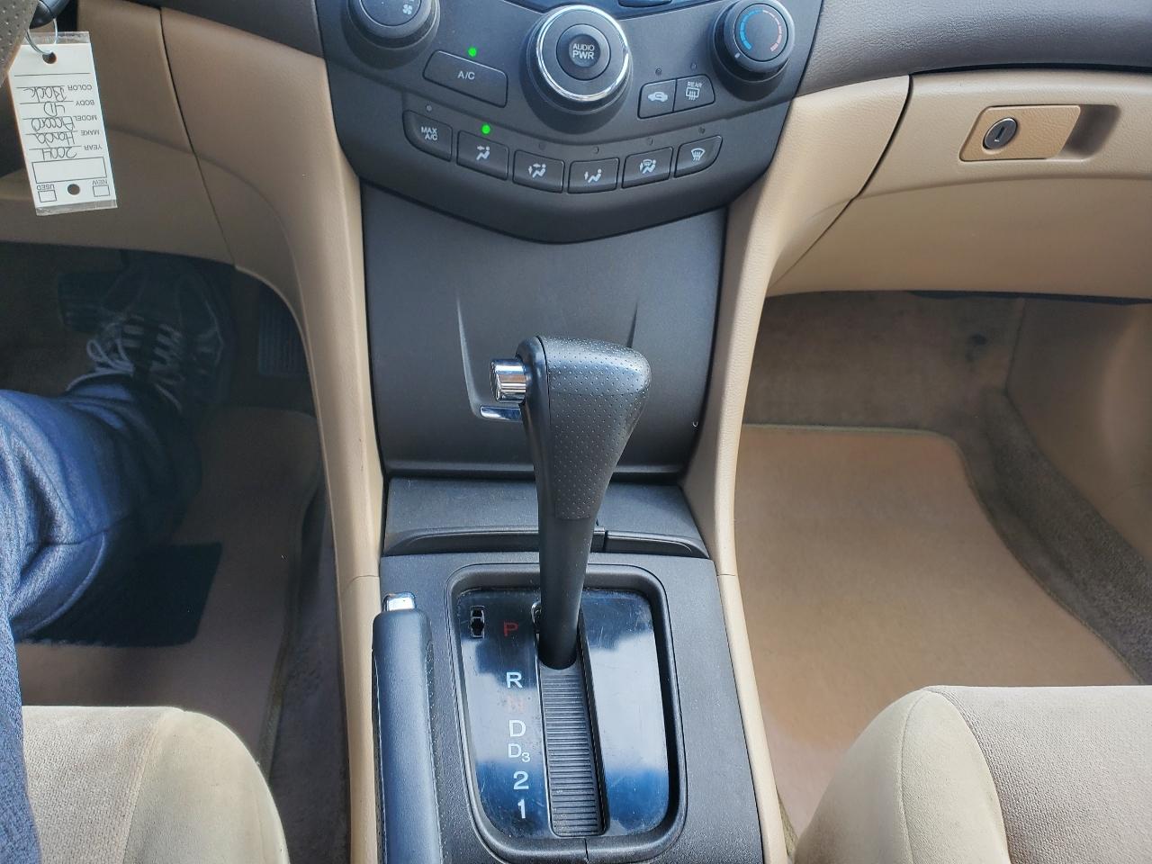 Honda Accord LX sedan AT 2004