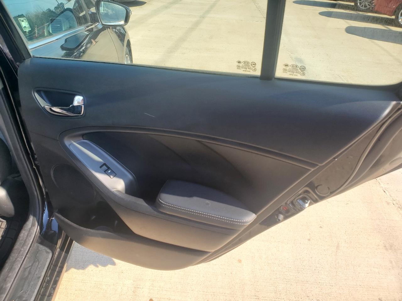 Kia Forte 5-Door EX 2016