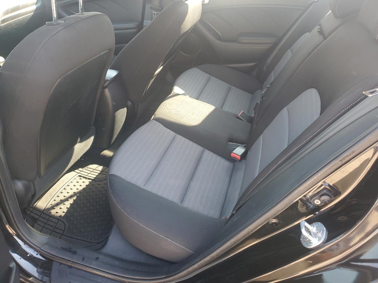 Kia Forte 5-Door EX 2016