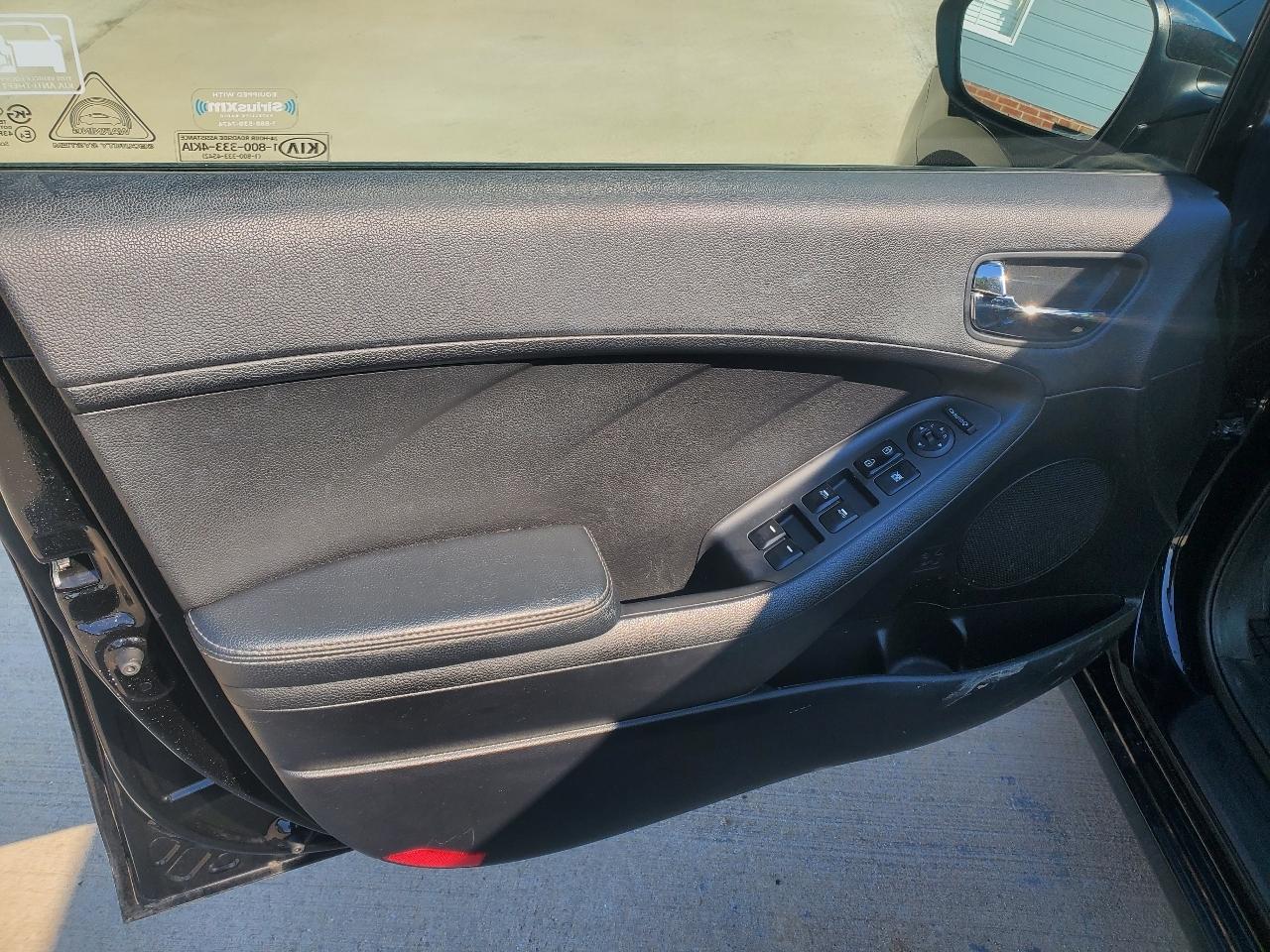 Kia Forte 5-Door EX 2016