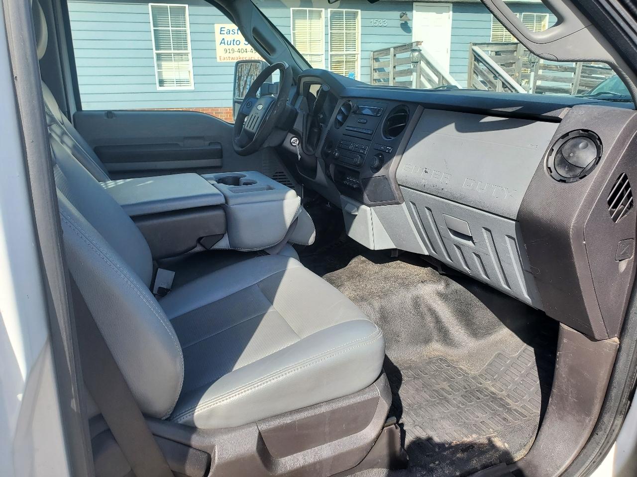 Ford F-350 SD XL 2WD 2011