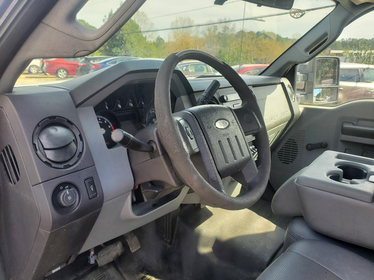 Ford F-350 SD XL 2WD 2011