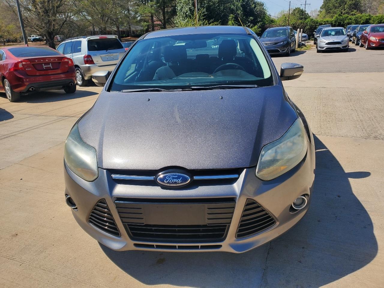 Ford Focus Titanium Sedan 2012