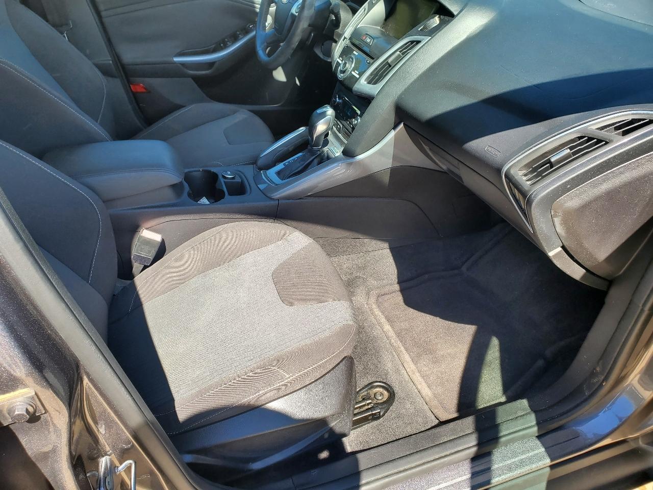 Ford Focus Titanium Sedan 2012