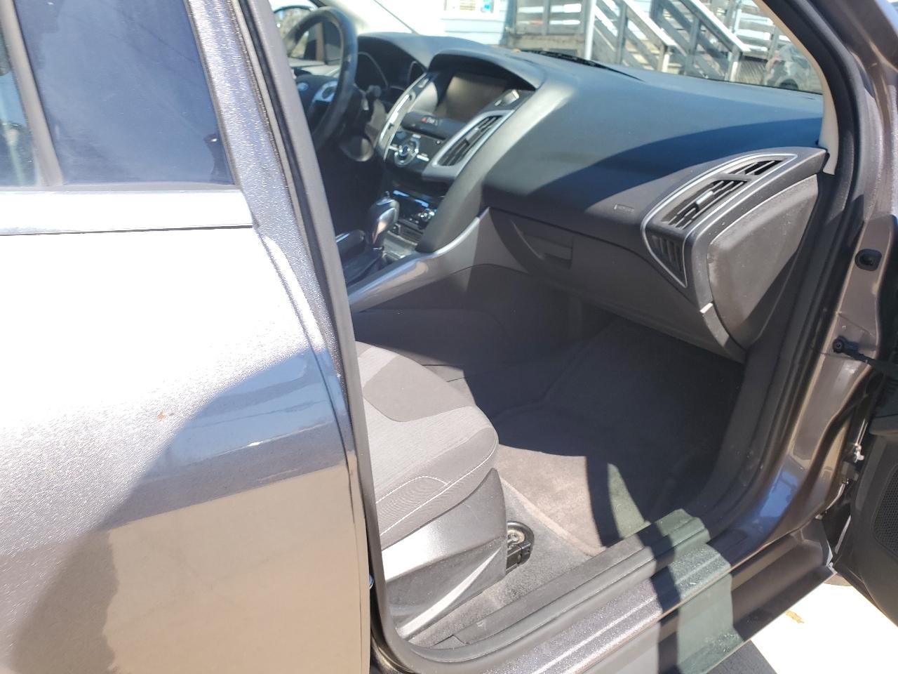 Ford Focus Titanium Sedan 2012