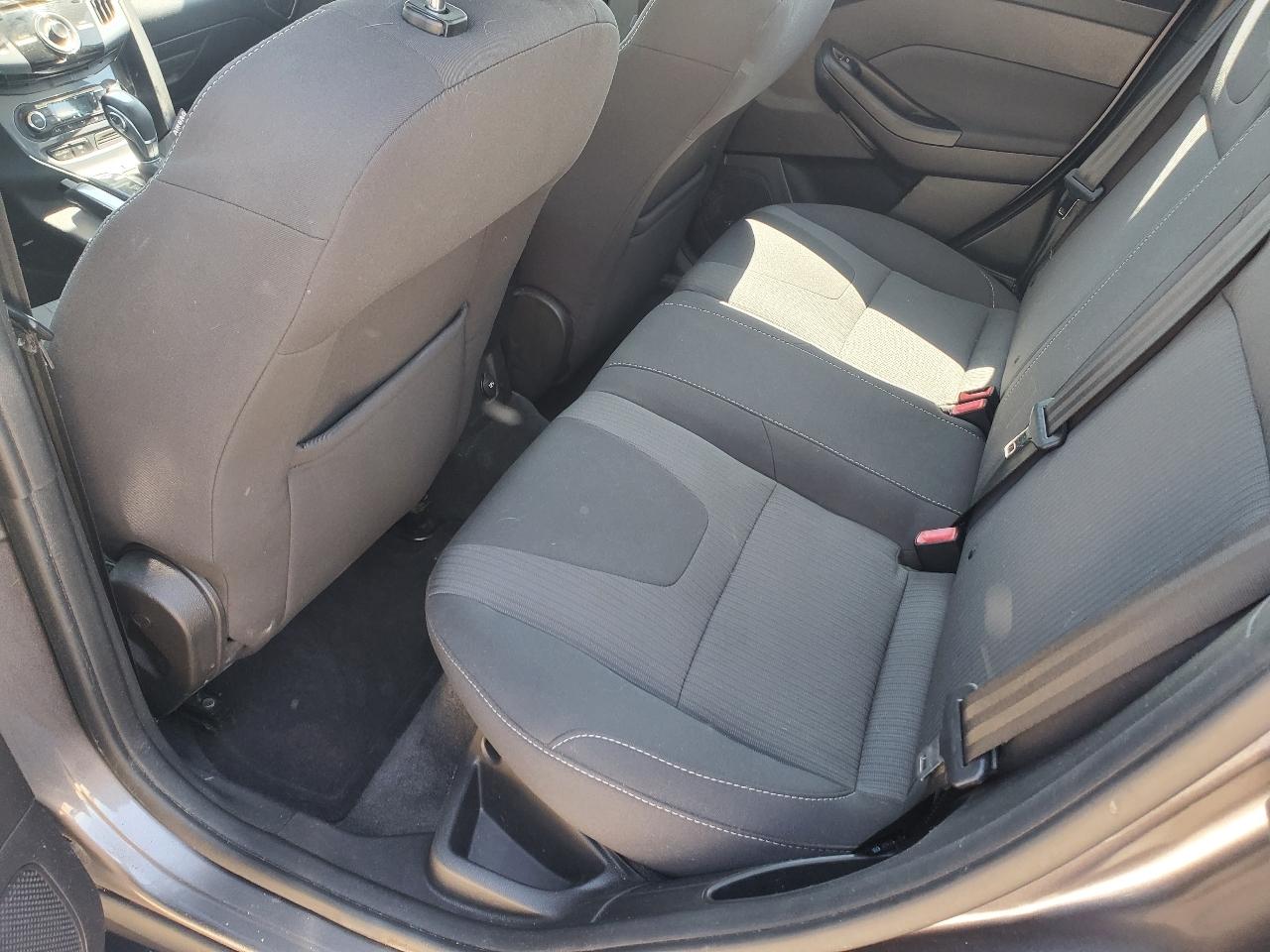 Ford Focus Titanium Sedan 2012