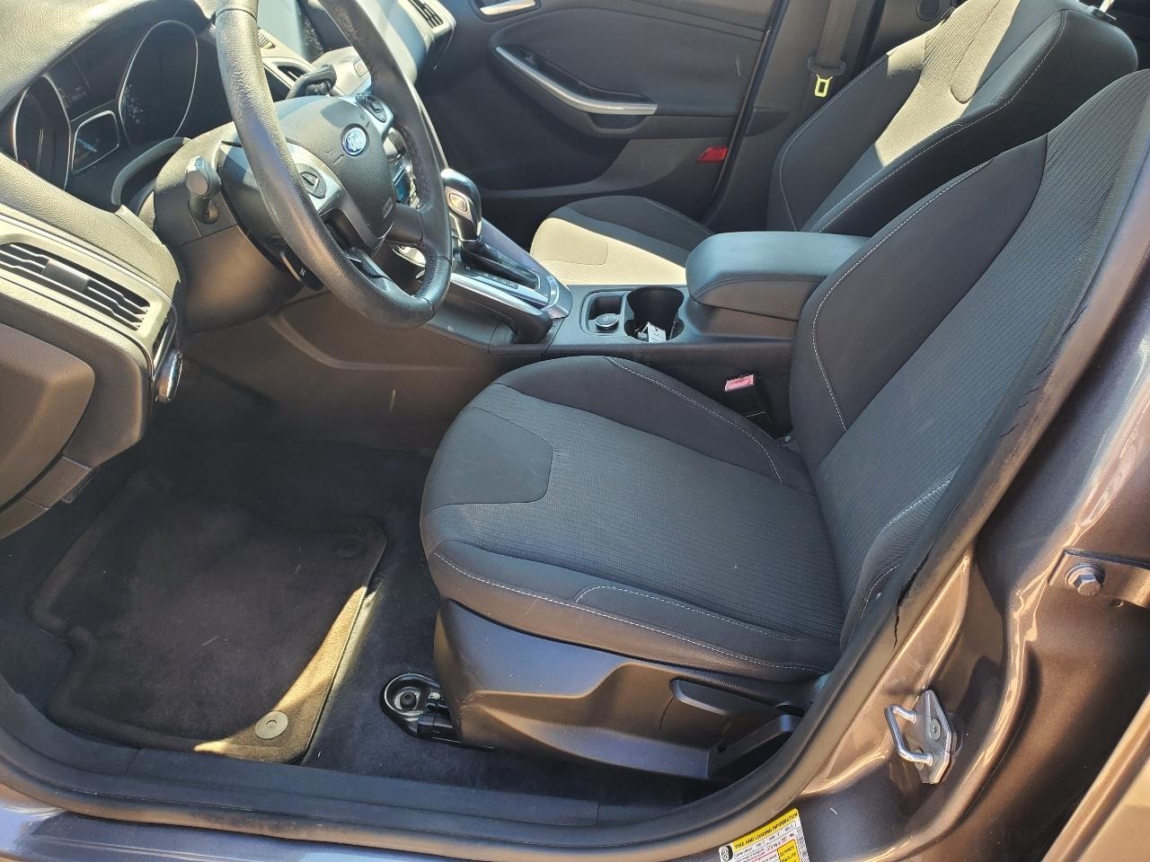 Ford Focus Titanium Sedan 2012