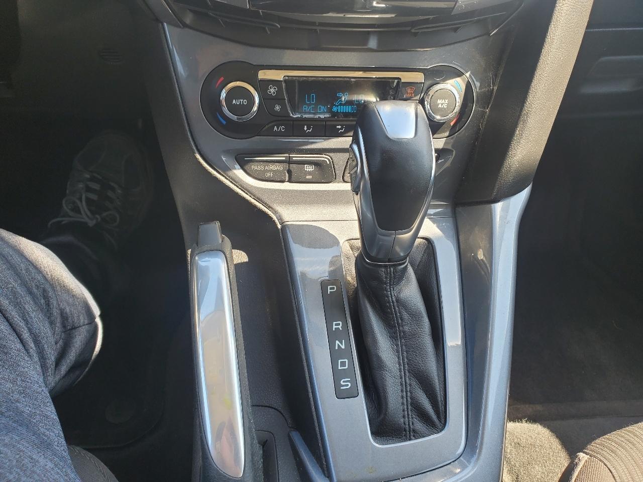 Ford Focus Titanium Sedan 2012