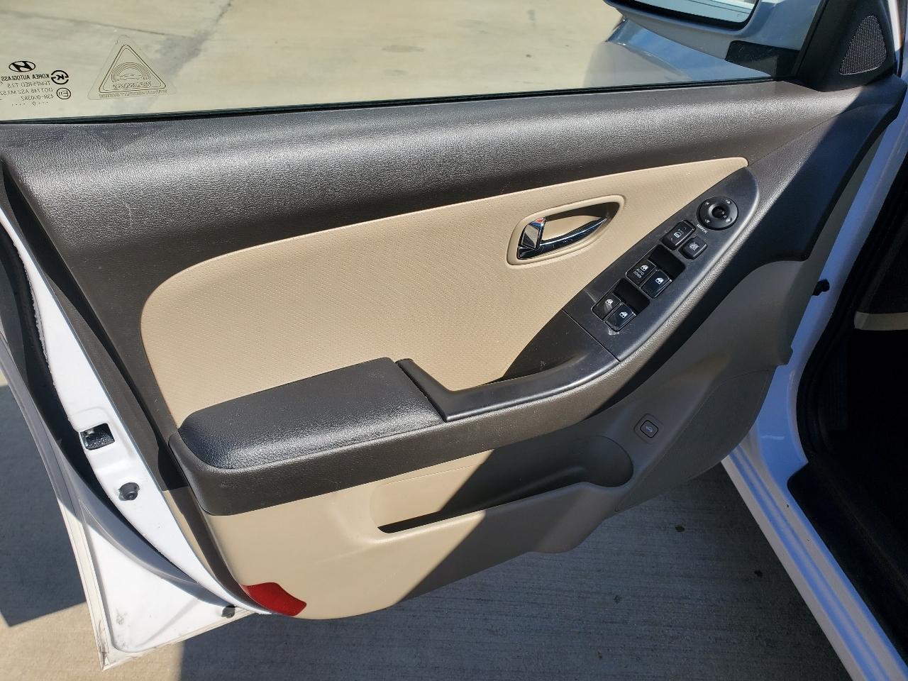 Hyundai Elantra SE 2010