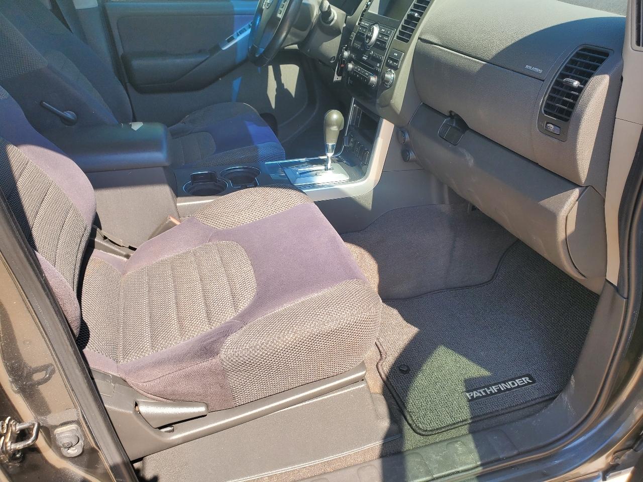 Nissan Pathfinder SE 4WD 2008