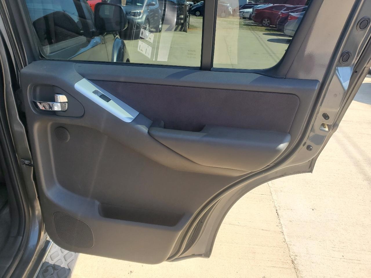 Nissan Pathfinder SE 4WD 2008